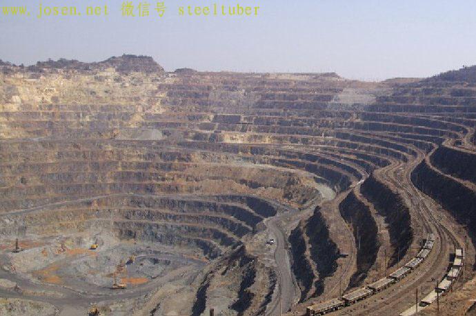 馬鞍山鋼鐵公司南山露天鐵礦，使用鐵路電機車運輸.jpg